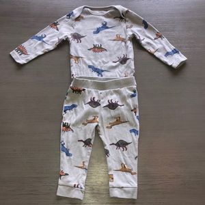 EUC Old Navy Dinosaur pajama set sz 12-18M